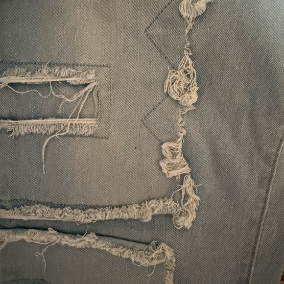 NWOT SHEIN Distressed jeans - Picture 3 of 3
